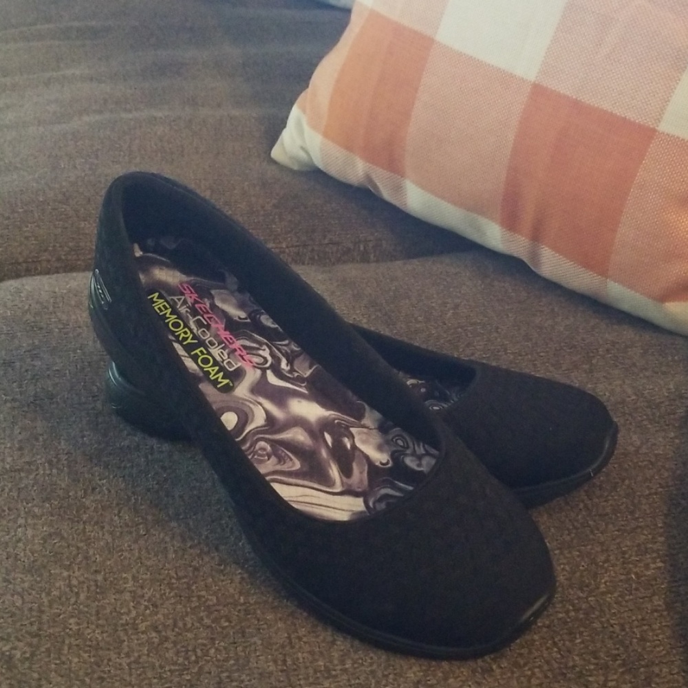 Sketchers air-cooled memory foam 8.5